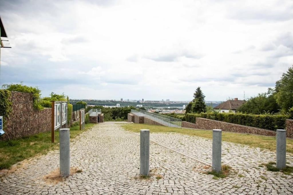 Cozy Friendly Place With Free Parking Praga Zewnętrze zdjęcie